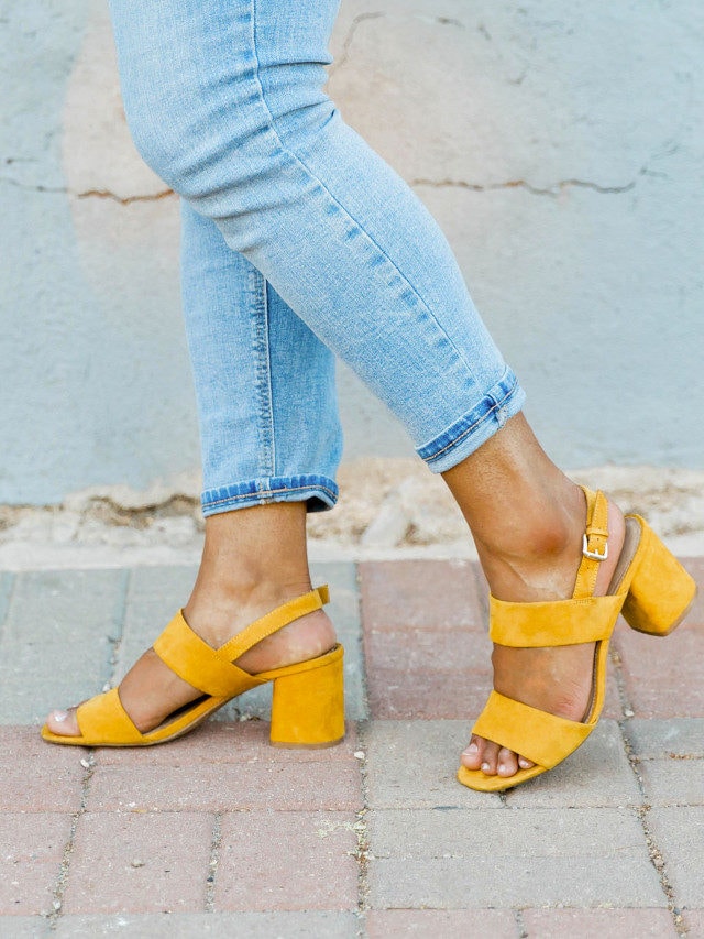 7 Stylish Pairs of Extended Size Sandals